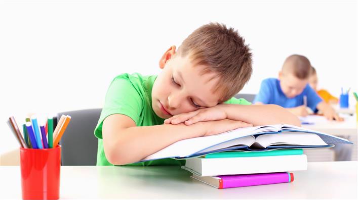 Ребенок устает от нагрузок в школе